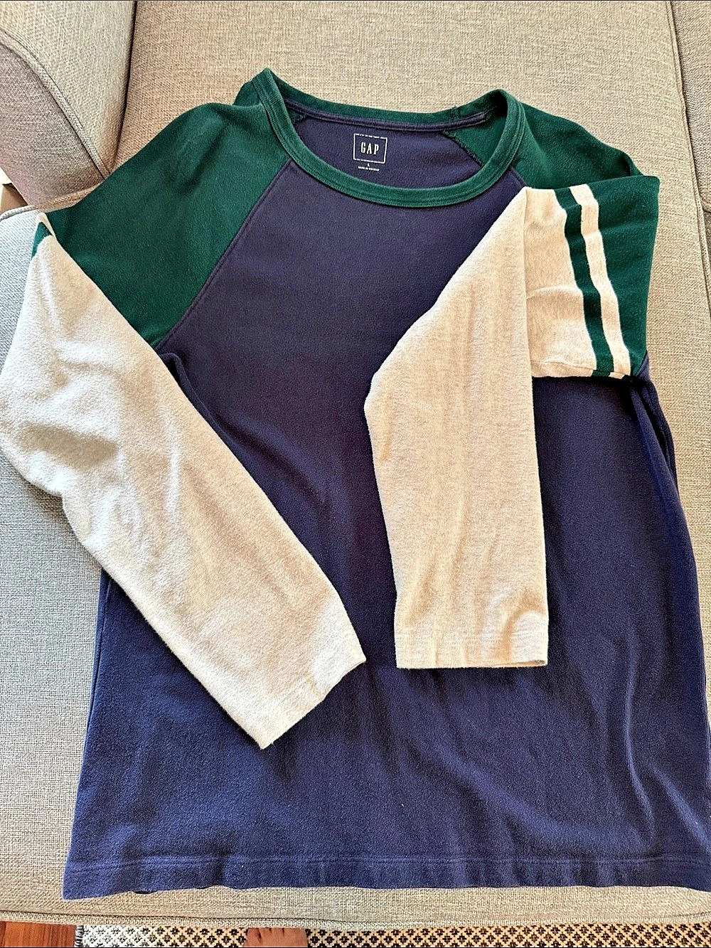 GAP Color Block Long Sleeve Tee in Blue & Green Like New